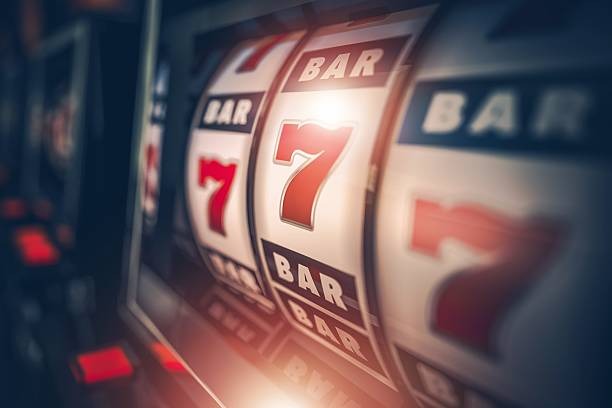 Super Sic Bo live-dealer interface on singasaritoto showing dice and betting positions